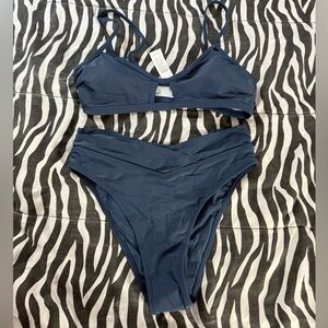 Women’s Navy Bikini Set Size Medium NWOT